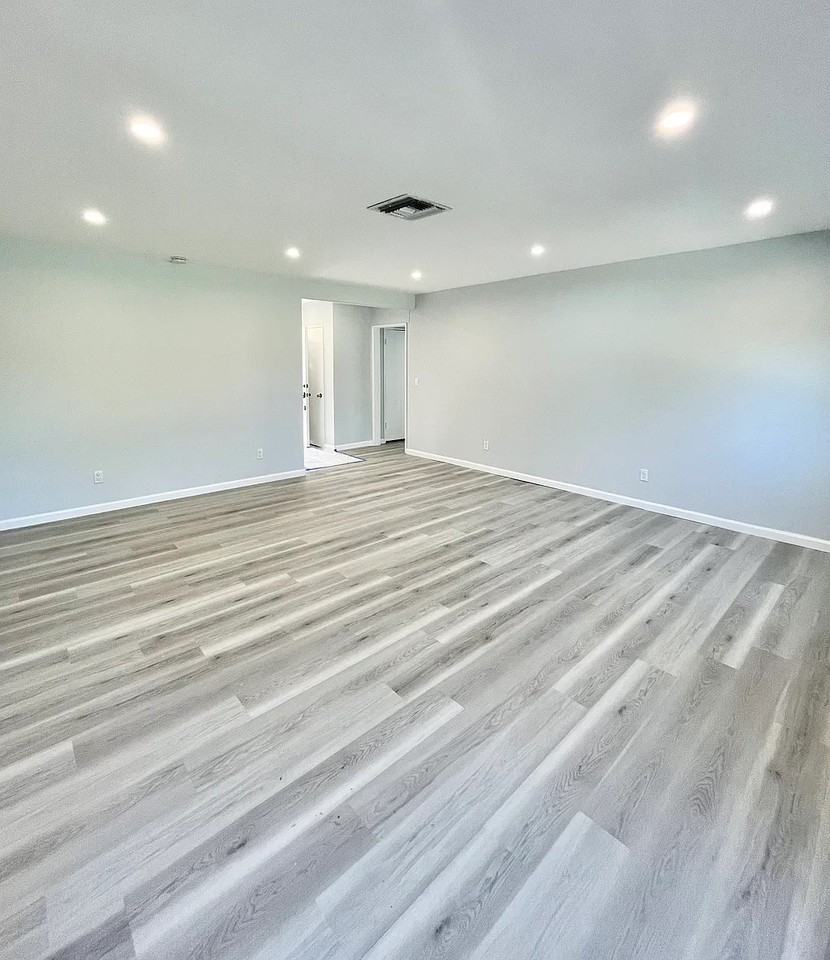 15853 Stare St - Photo 2 of 12