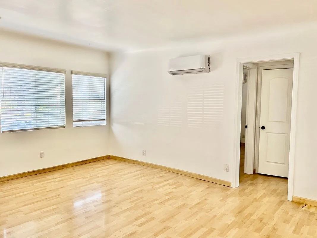 4209 W 169th St - Photo 7 of 16