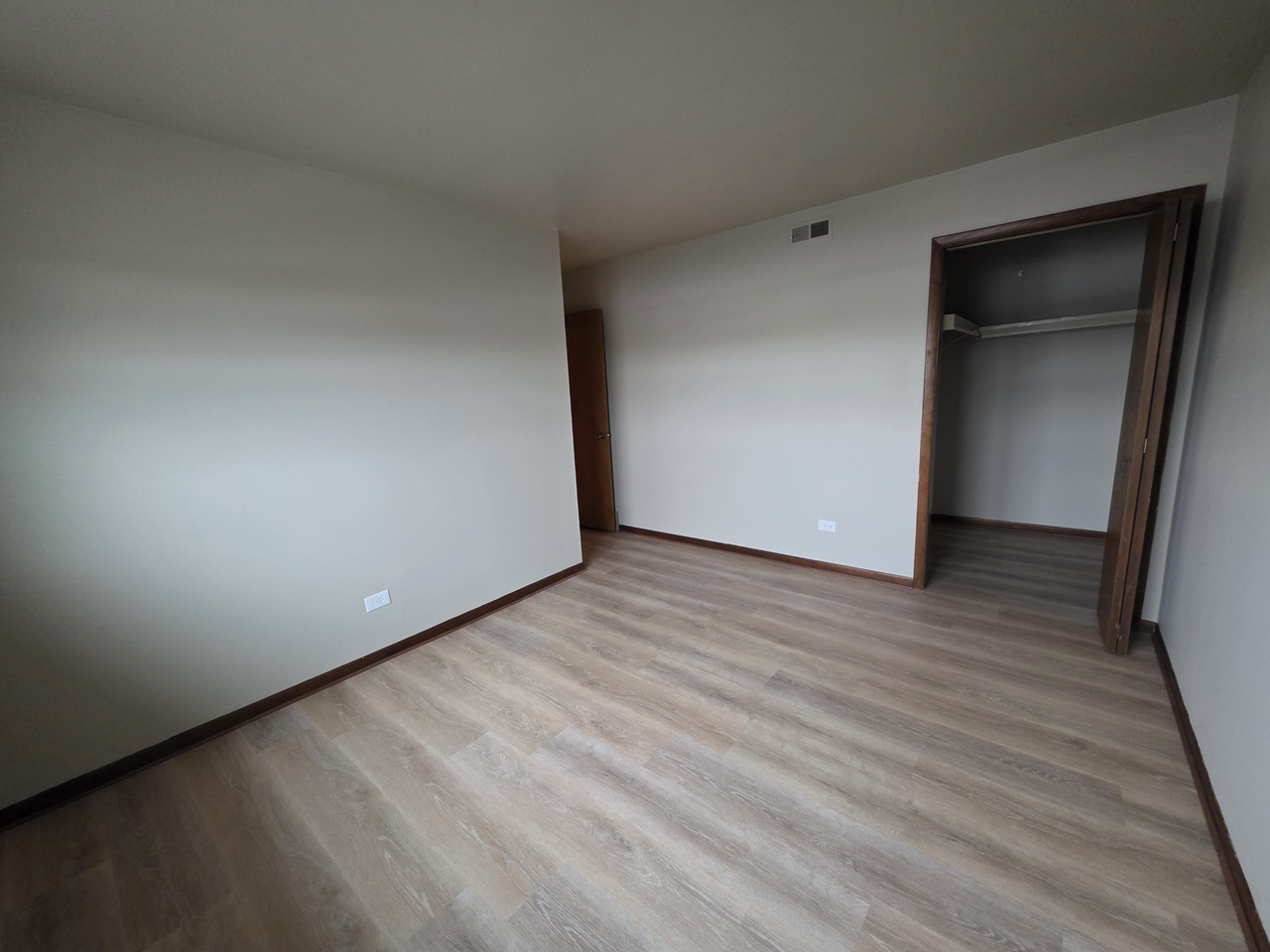 18019 Dixie Hwy - Photo 2 of 16