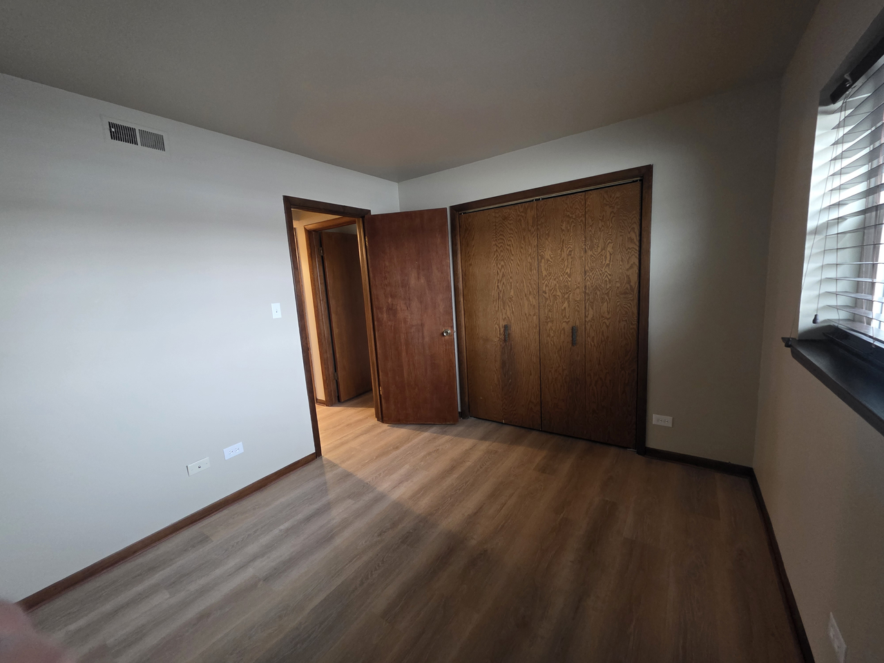 18019 Dixie Hwy - Photo 3 of 16