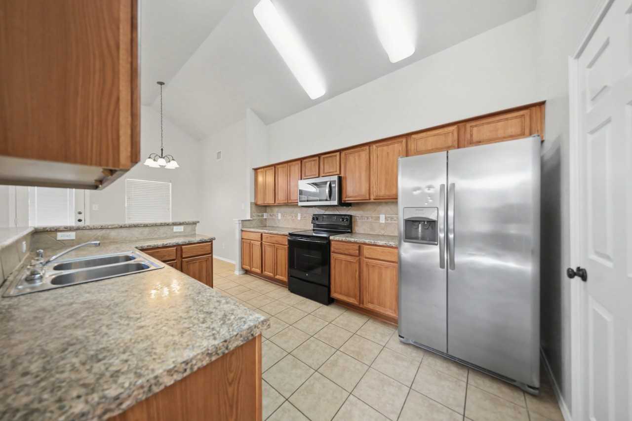 332 Peanut Dr - Photo 4 of 25