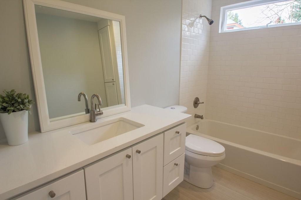 7634 20th Ave Ne - Photo 5 of 5