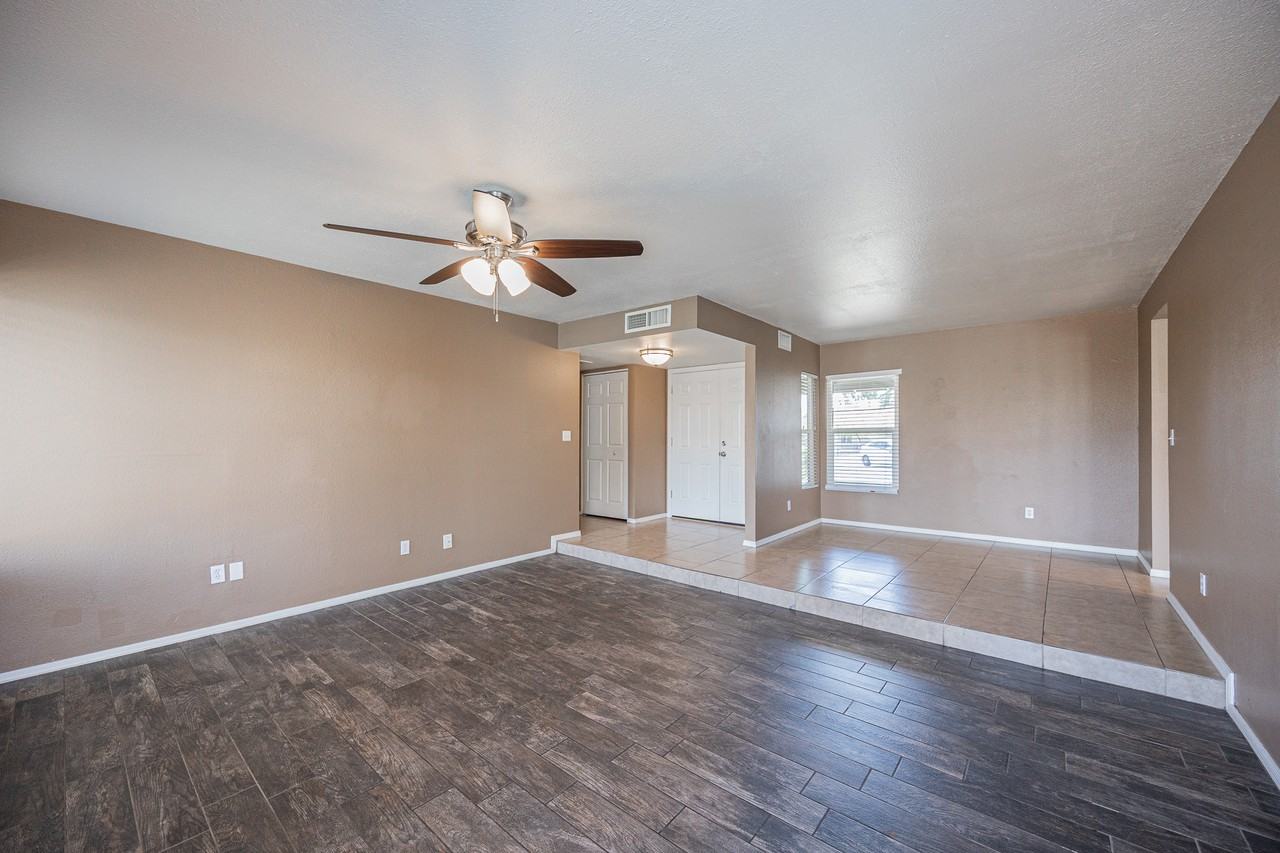 3434 W Kings Ave - Photo 7 of 26