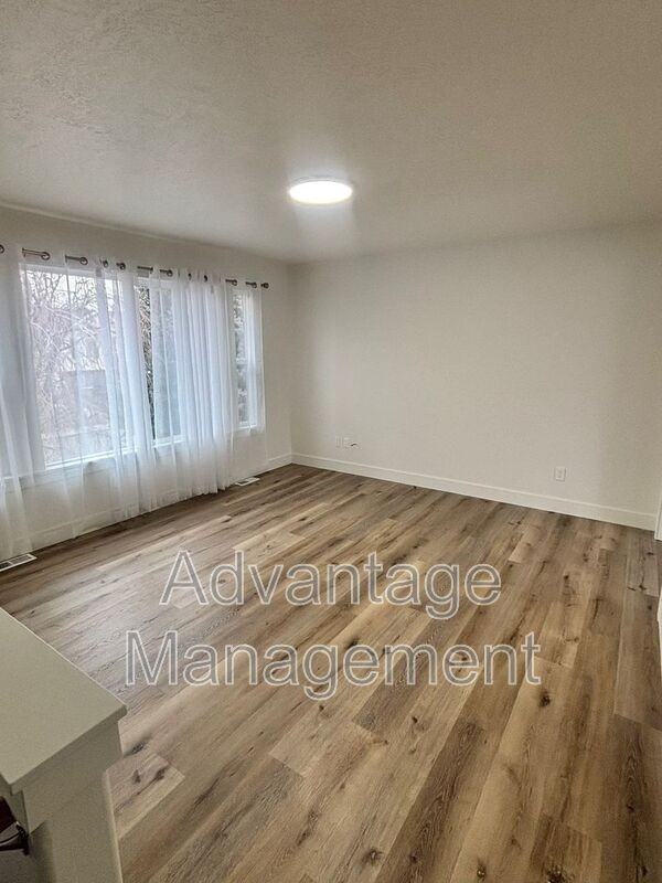 741 Sw - Photo 4 of 33