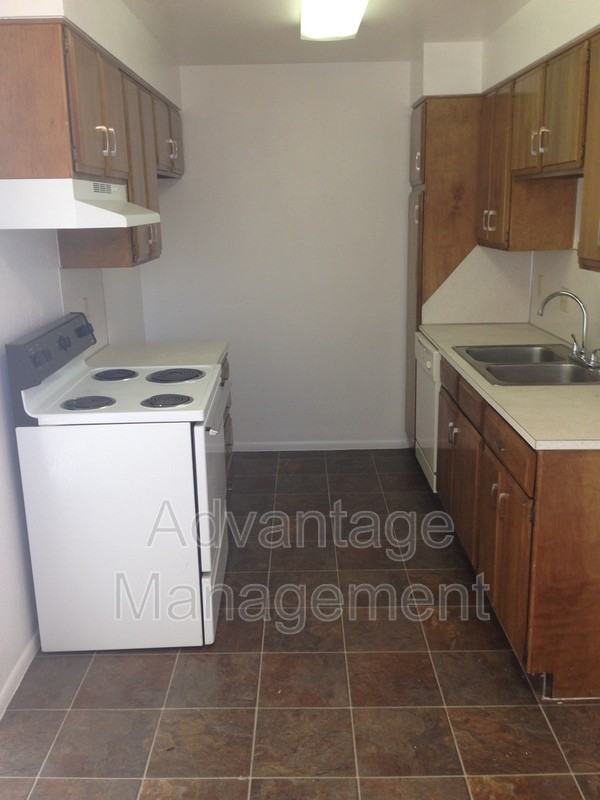 842 Southeast - Photo 2 of 4