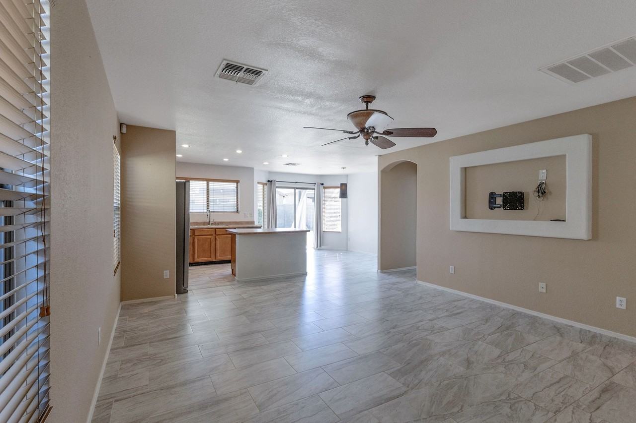 2993 W Dancer Ln - Photo 3 of 14