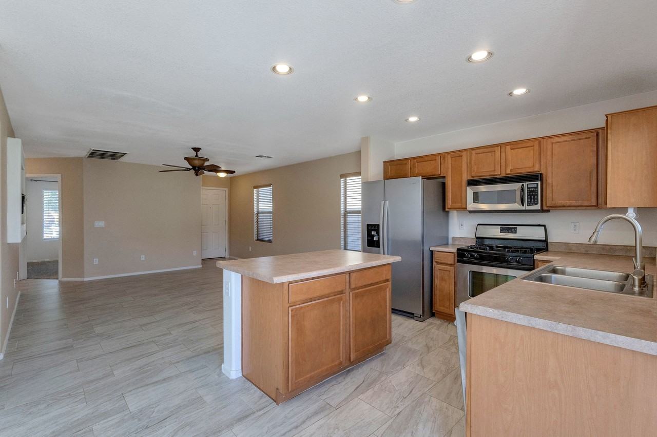 2993 W Dancer Ln - Photo 4 of 14