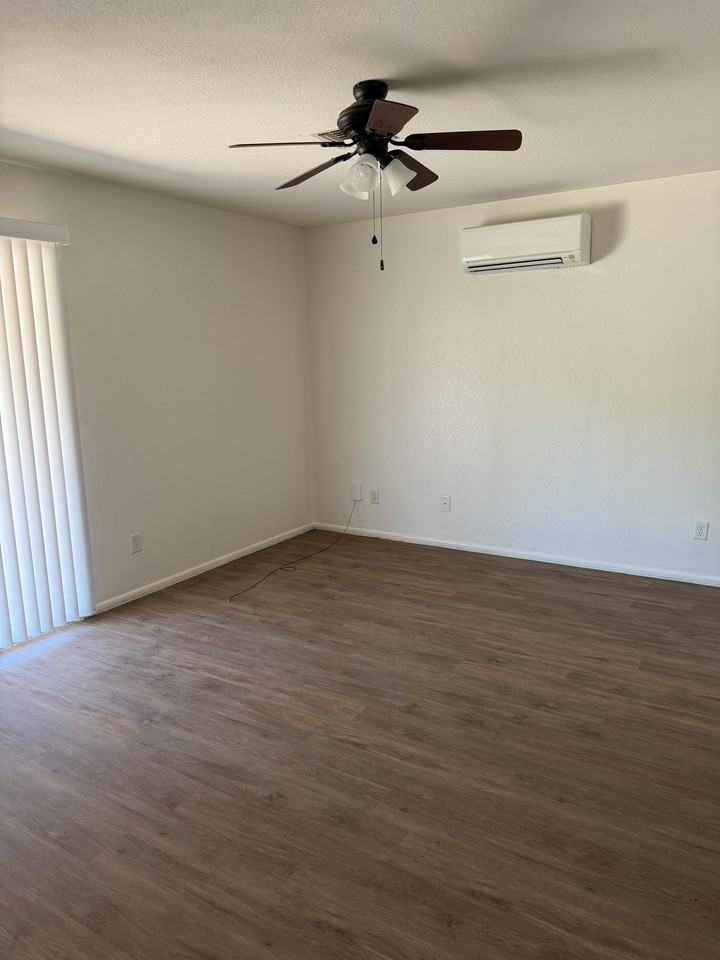 4861 E Evergreen St - Photo 5 of 9