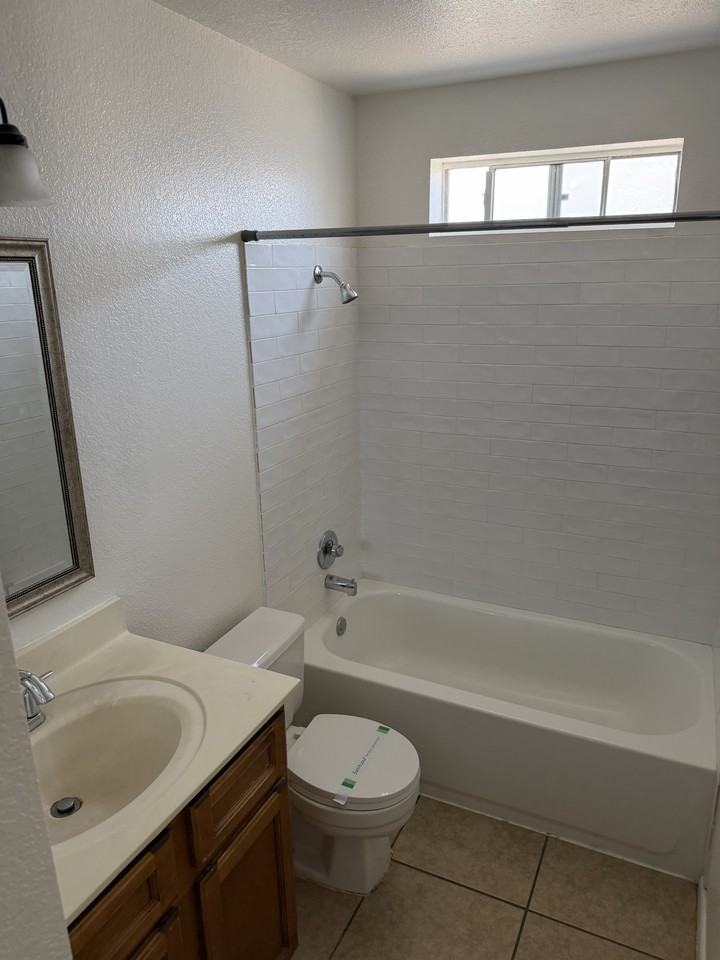 4861 E Evergreen St - Photo 7 of 9