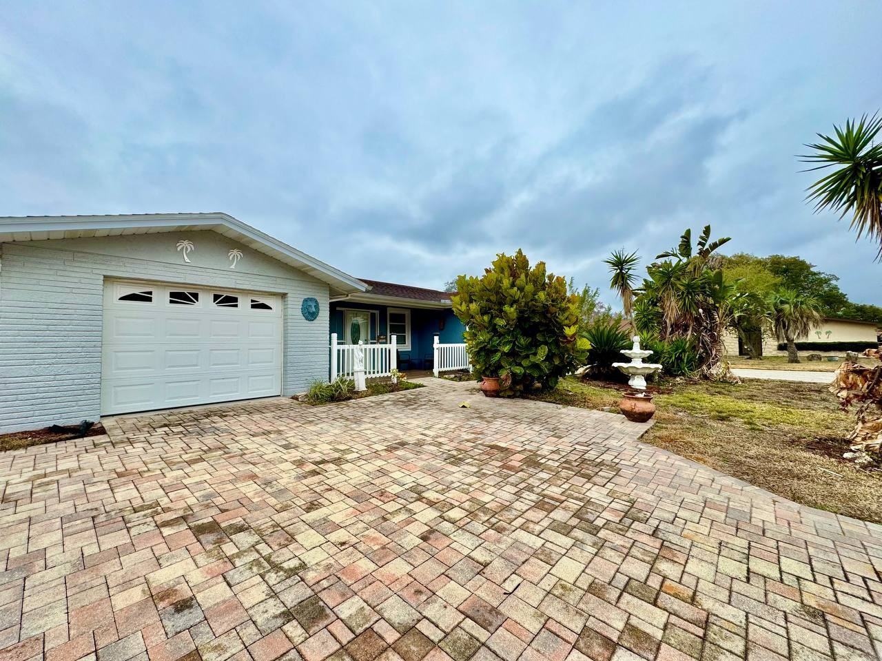 7514 Spirea Dr - Photo 2 of 32