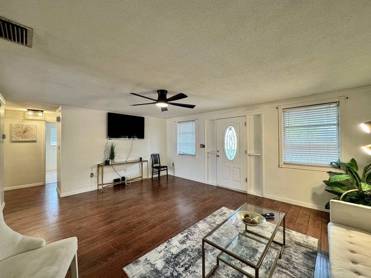 7514 Spirea Dr - Photo 5 of 32