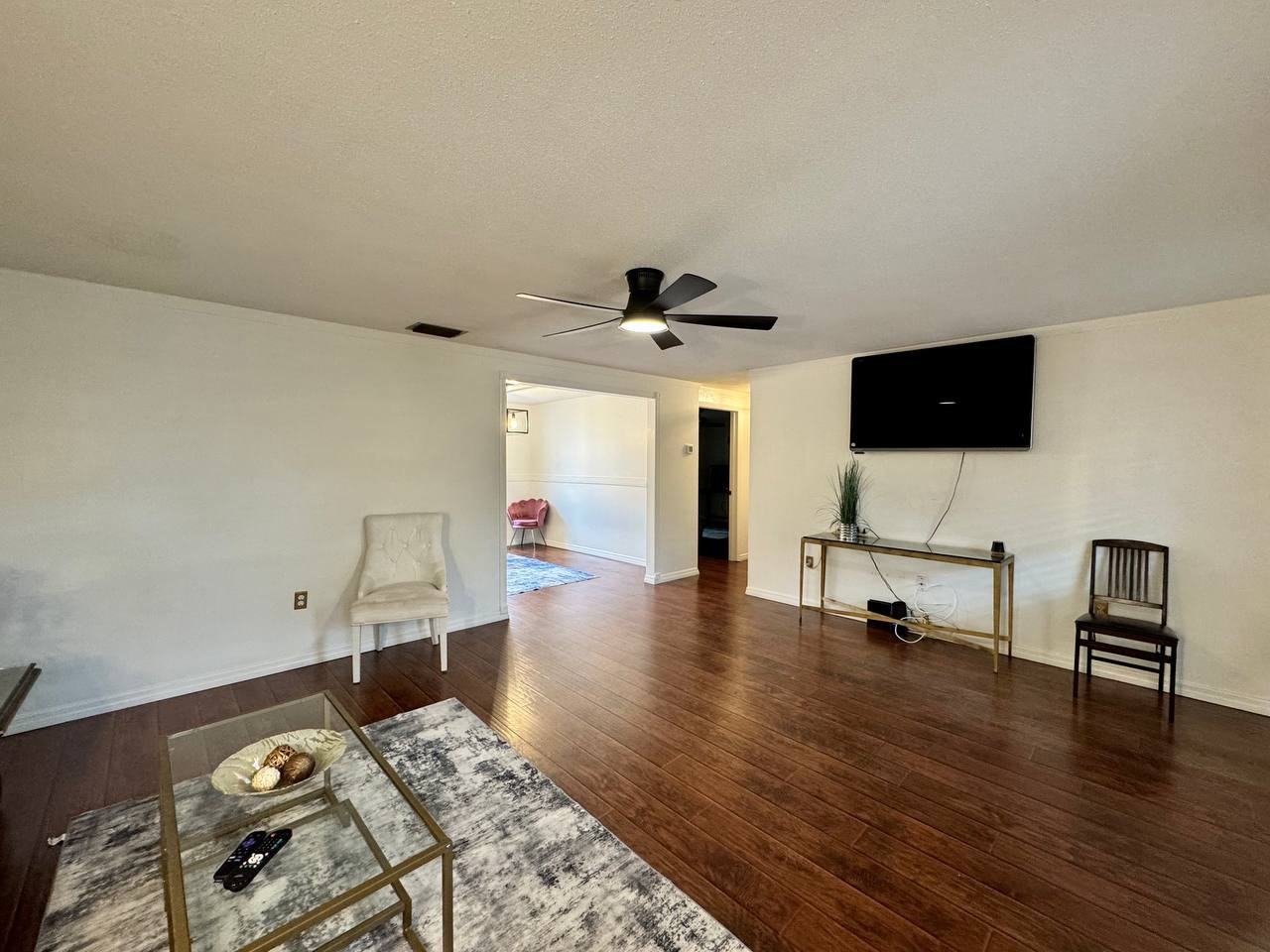 7514 Spirea Dr - Photo 6 of 32