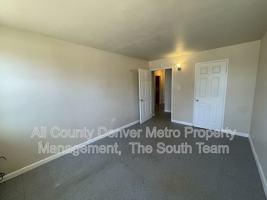 featured image of 1590 Clinton St #4