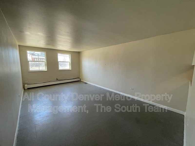 1590 Clinton St #4 - Photo 5 of 9
