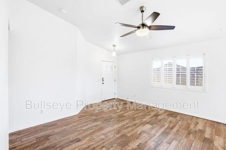 3001 W Matthew Dr - Photo 5 of 23