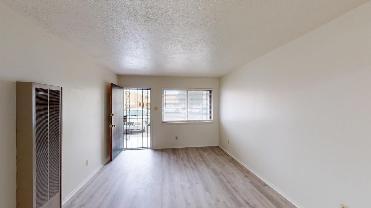 1005 Carlisle Blvd Se - Photo 3 of 29