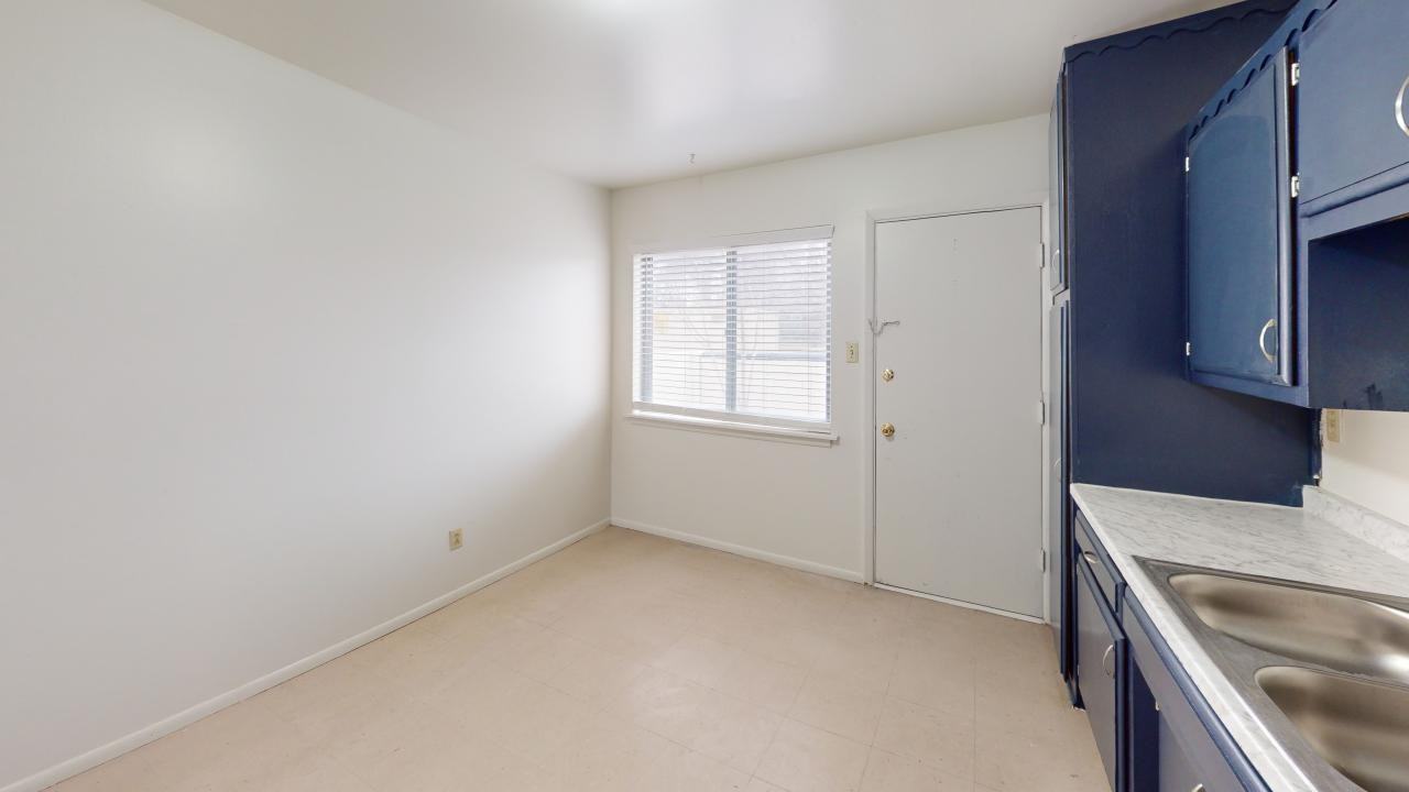 1005 Carlisle Blvd Se - Photo 5 of 29