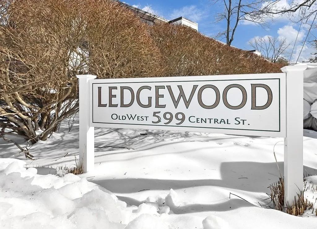 599 Old West Central St - Photo 7 of 20