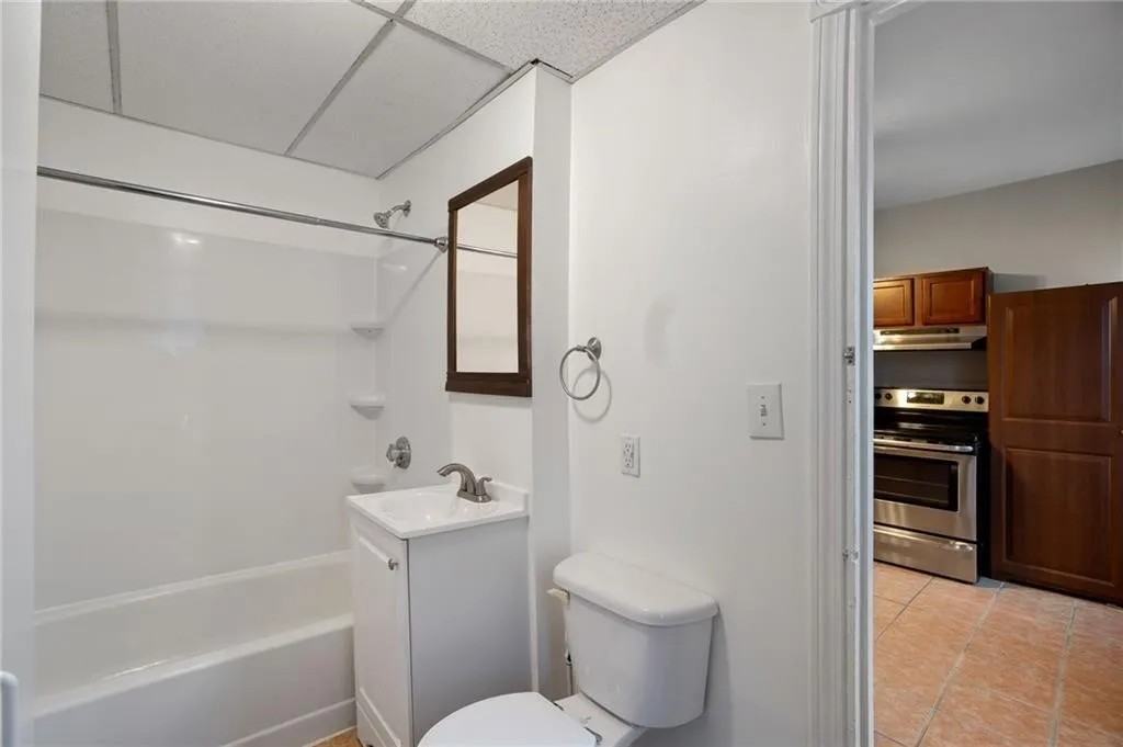 26 Pine St - Photo 3 of 17