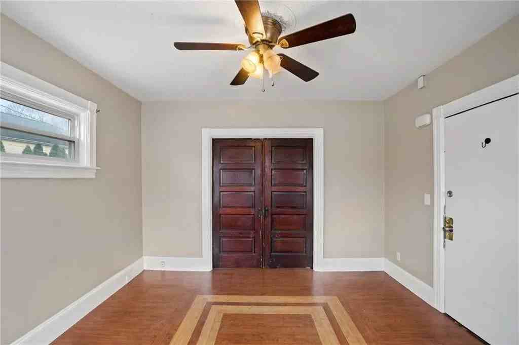 26 Pine St - Photo 5 of 17