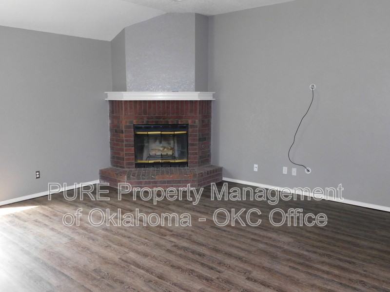 912 Nw 172nd St - Photo 5 of 18