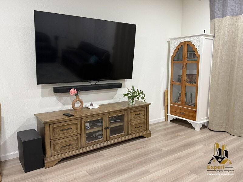 160 Hermosa Ct - Photo 3 of 18