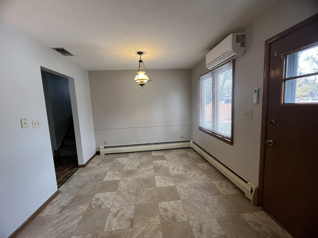 2505 Evergreen Rd N - Photo 5 of 27