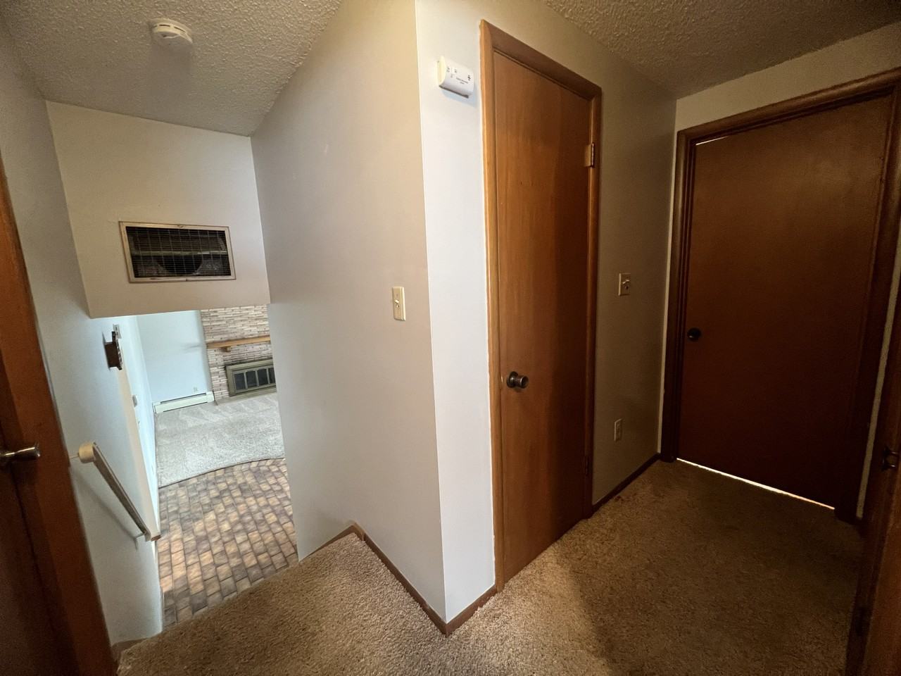 2505 Evergreen Rd N - Photo 6 of 27