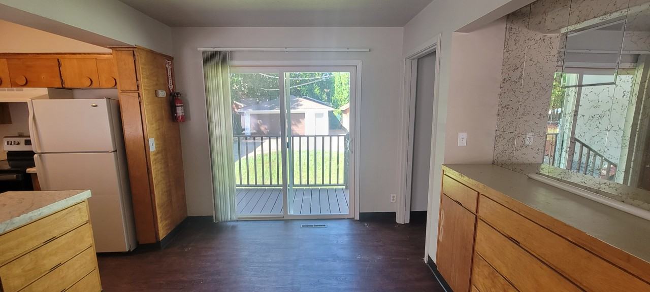 415 10Th St S - Photo 7 of 32