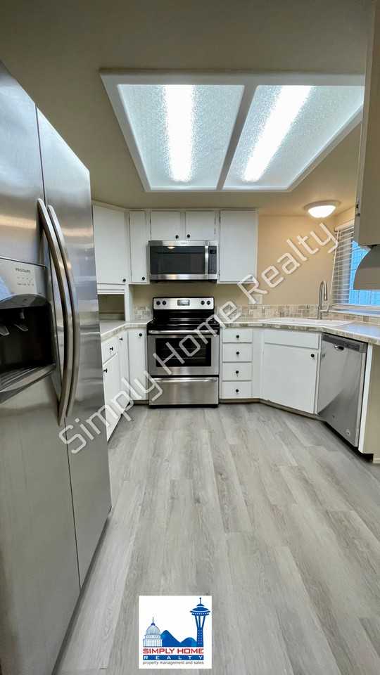 612 Malibu Dr Se - Photo 2 of 22