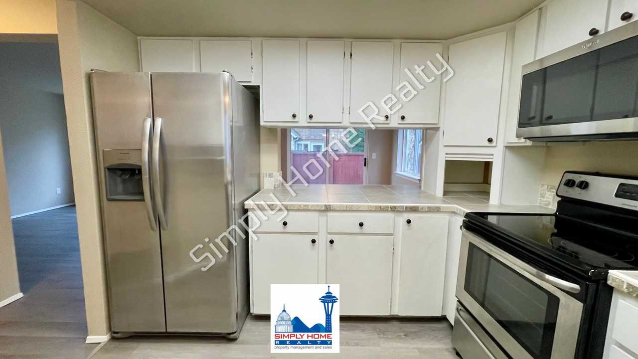 612 Malibu Dr Se - Photo 4 of 22