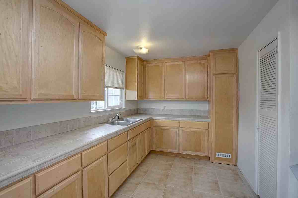 1650 Pomeroy Ave #4 - Photo 2 of 7