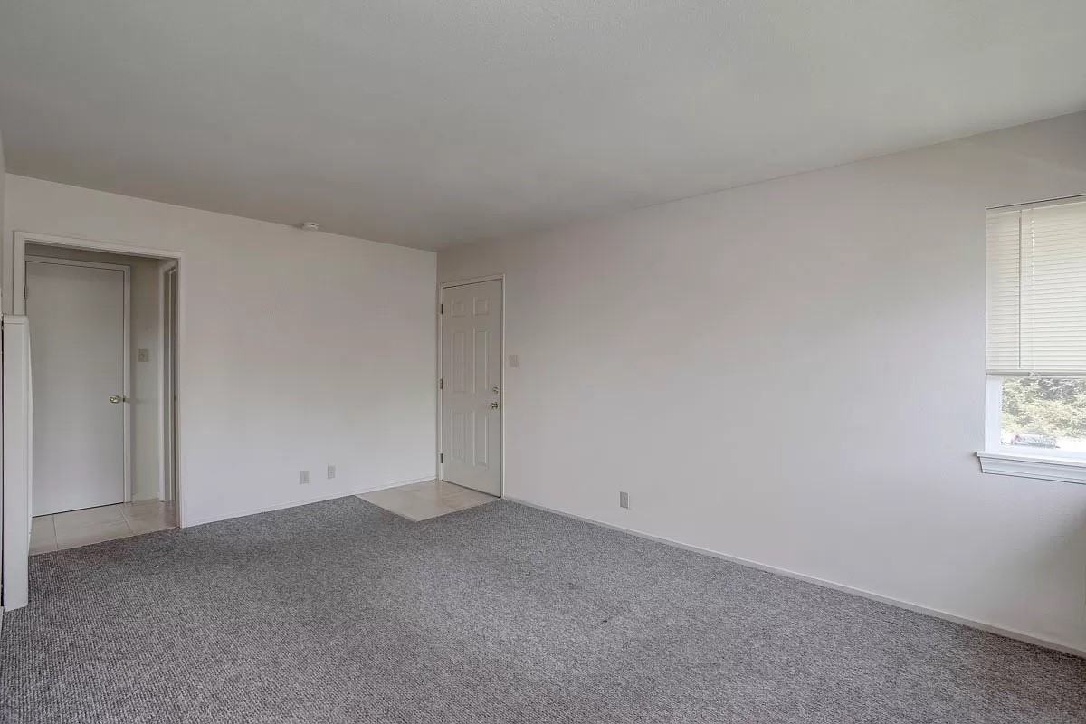 1650 Pomeroy Ave #4 - Photo 4 of 7