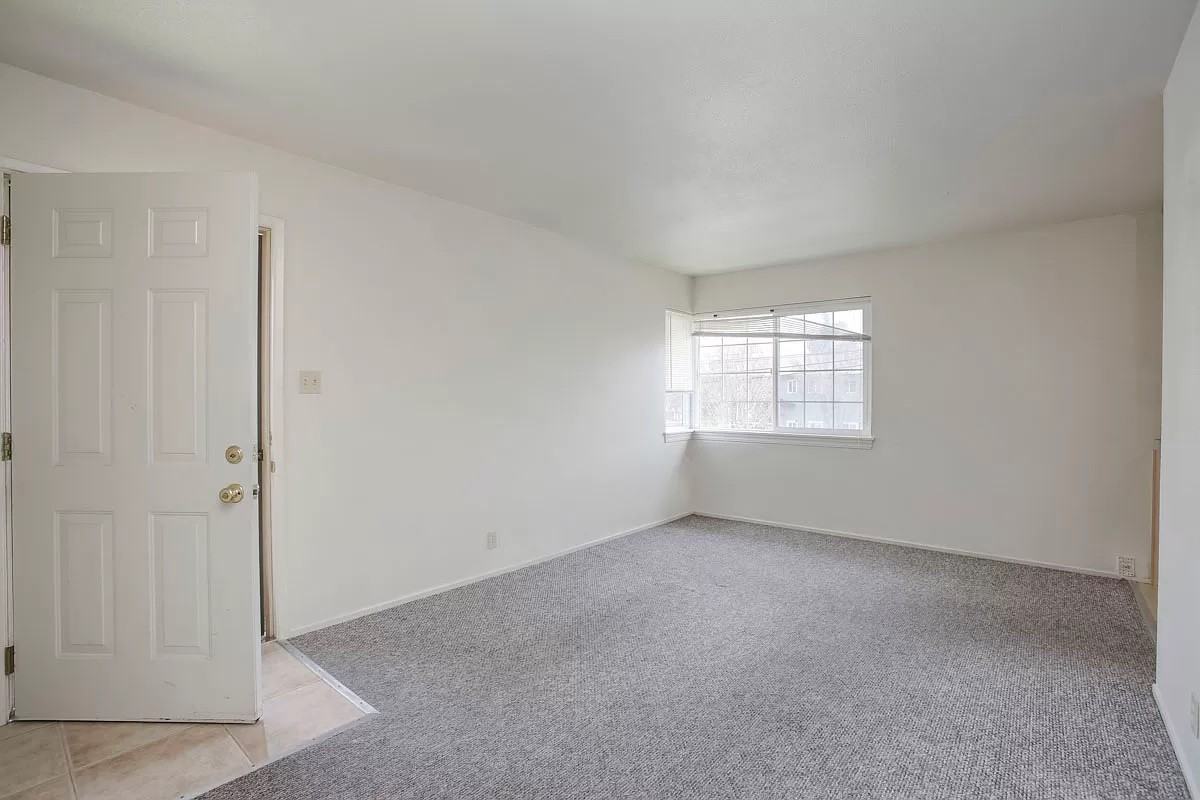 1650 Pomeroy Ave #4 - Photo 5 of 7