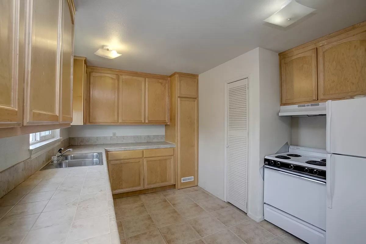 1650 Pomeroy Ave #4 - Photo 6 of 7