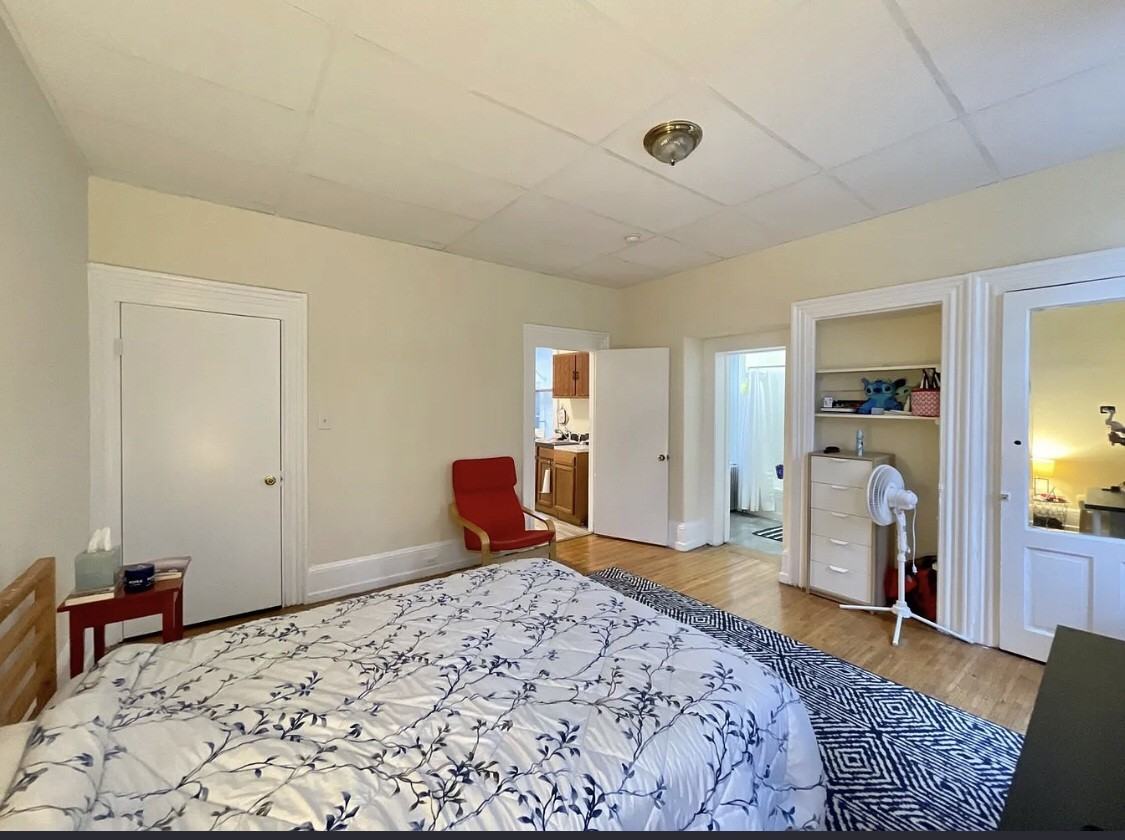 2219 Spring Garden St - Photo 7 of 8