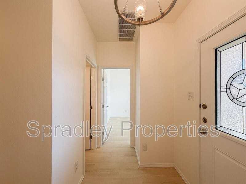 8102 Hawthorn - Photo 3 of 26