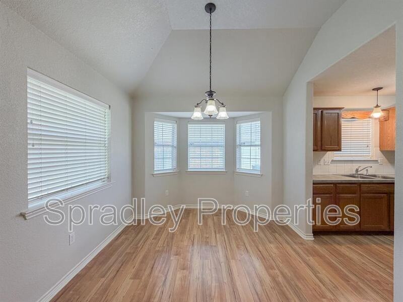 5218 Southern Crossing Dr - Photo 5 of 26