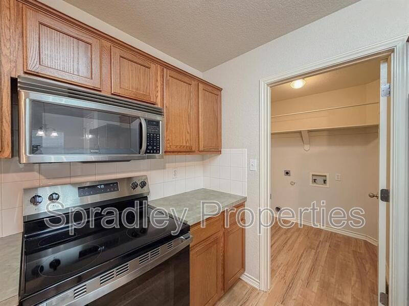 5218 Southern Crossing Dr - Photo 7 of 26