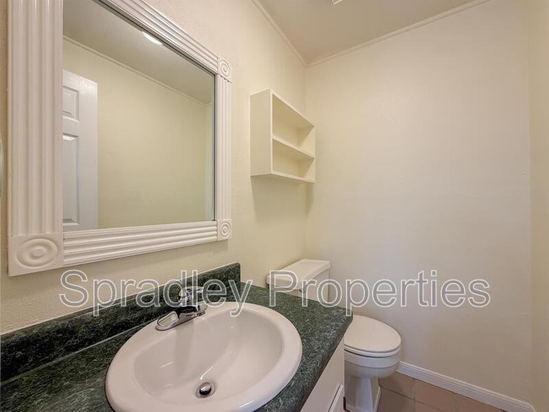 1027 N Wall St - Photo 5 of 15