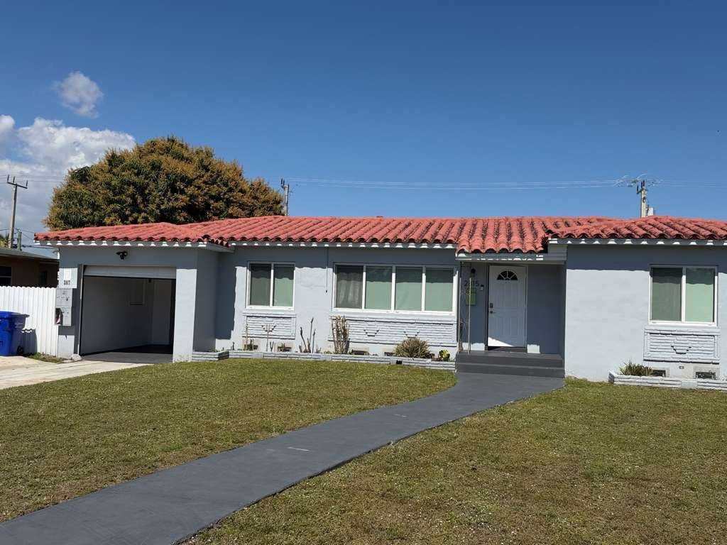 2815 Van Buren St - Photo 2 of 19