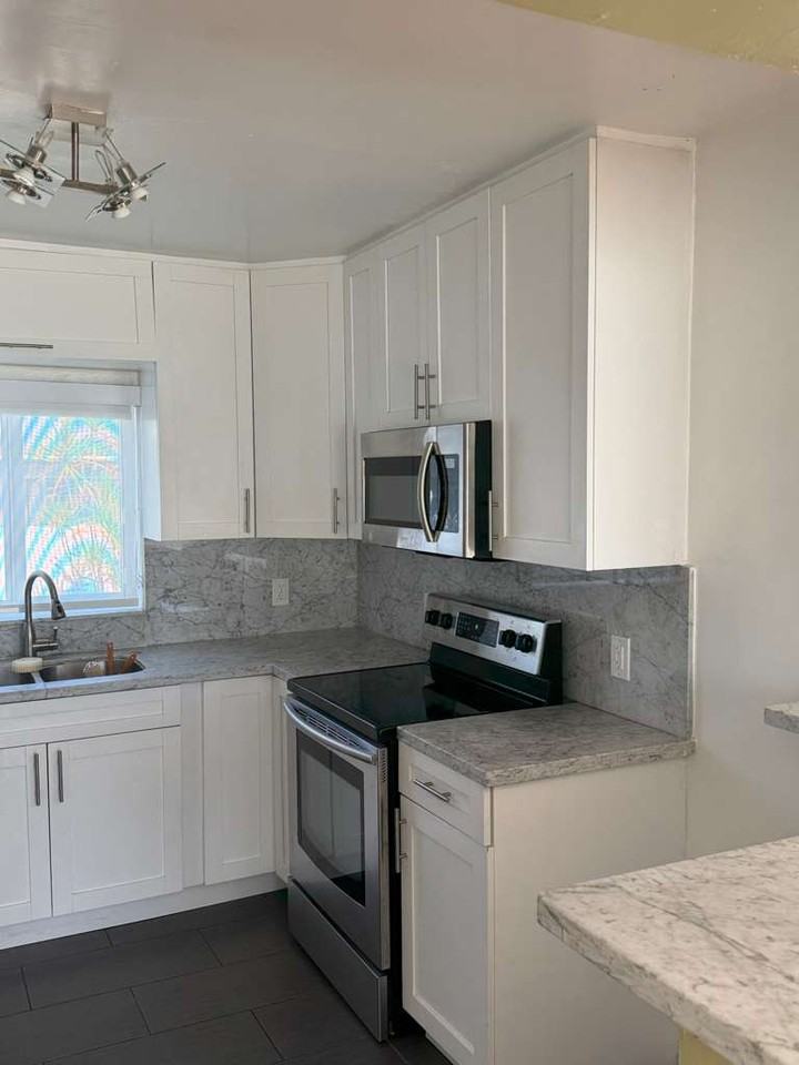 2815 Van Buren St - Photo 4 of 19