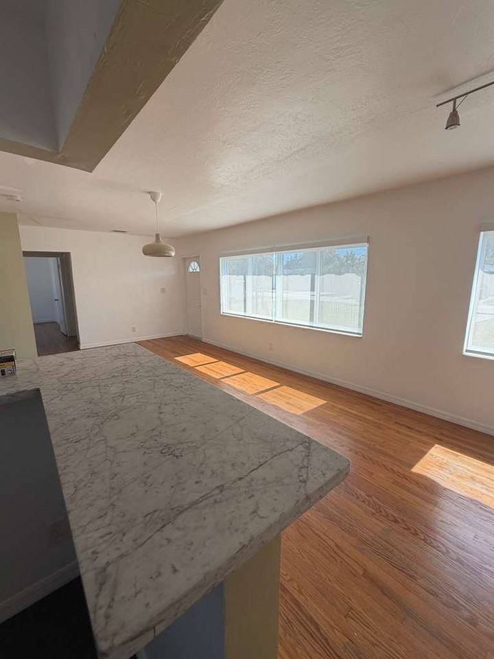 2815 Van Buren St - Photo 6 of 19