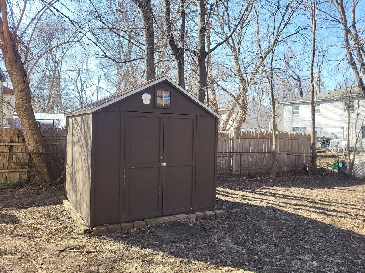 2310 Deerfield Ct - Photo 2 of 10