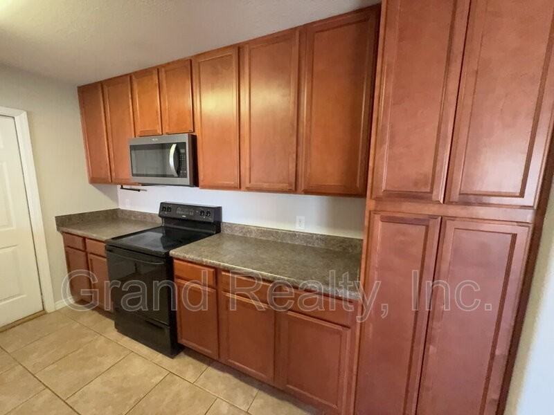 4221 Jernigan Rd - Photo 6 of 20