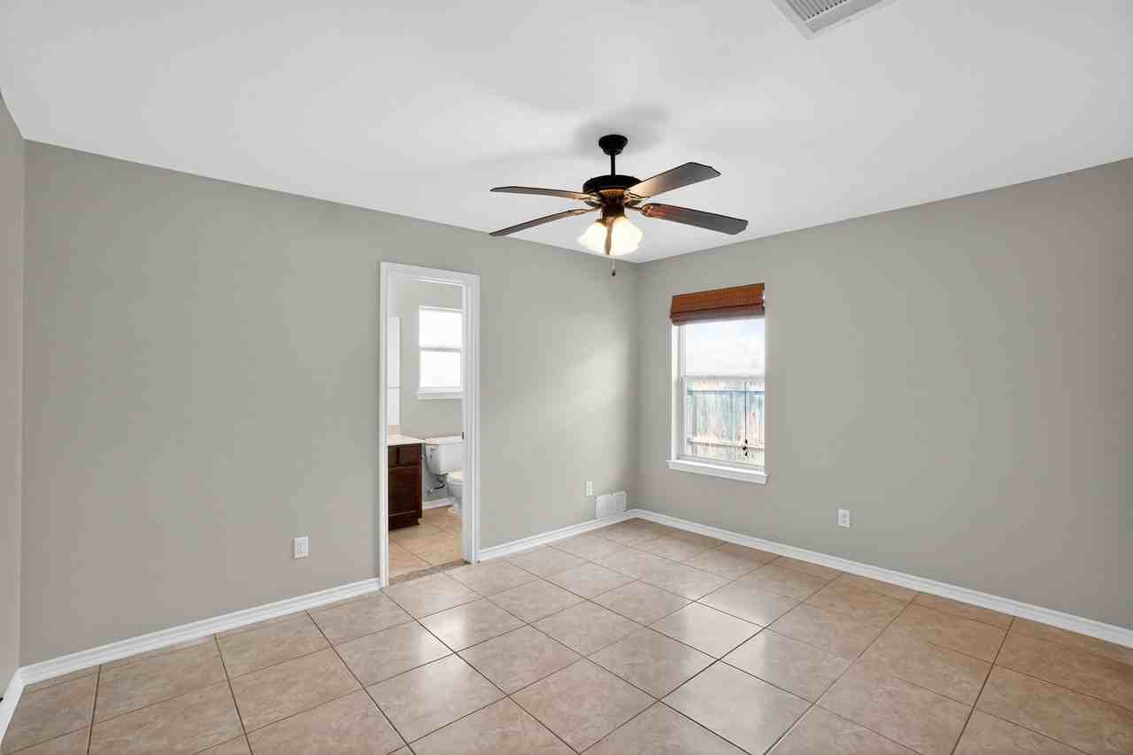 1200 Brendon Lee Ln - Photo 3 of 23