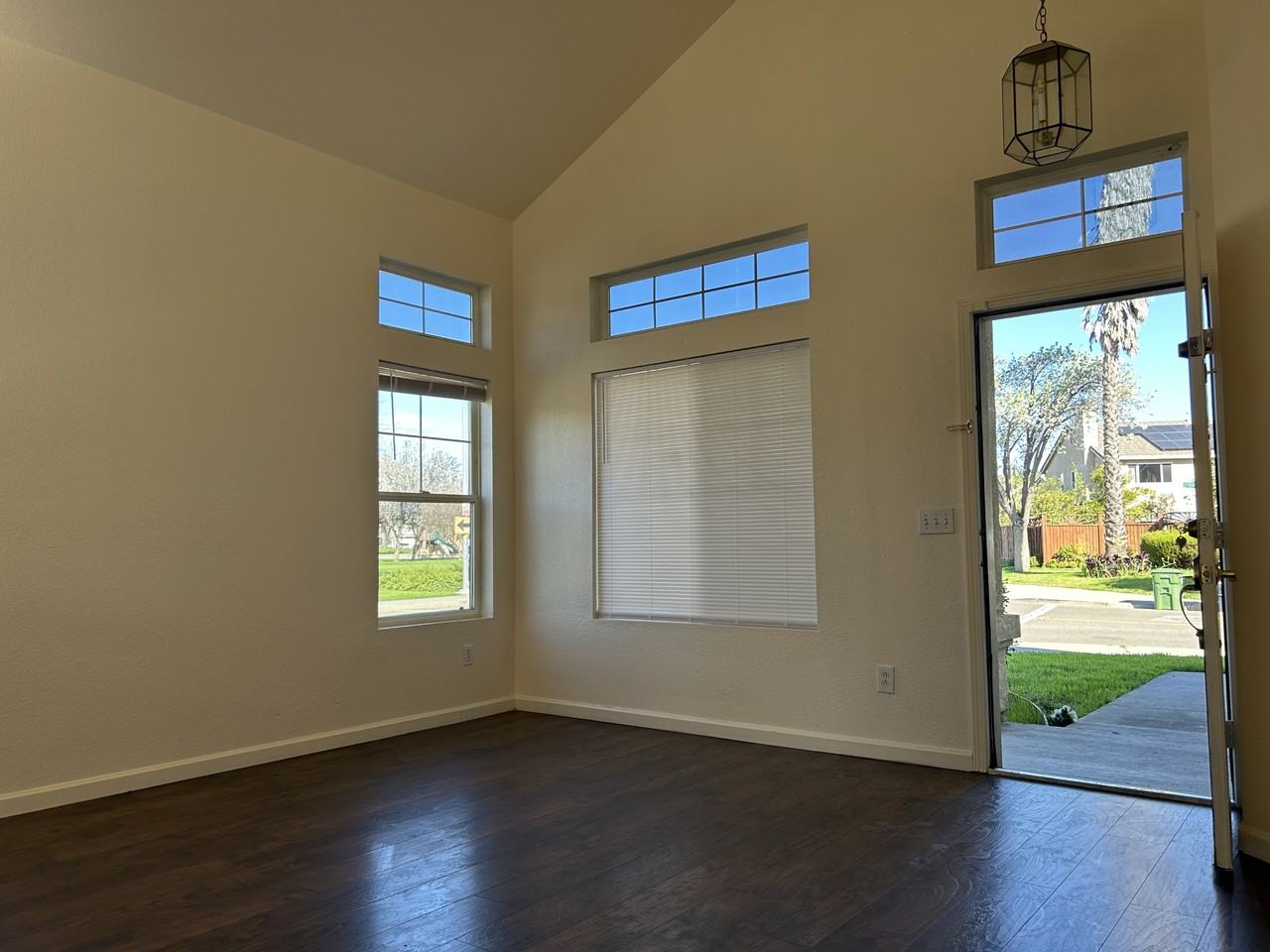 1756 Countrywood Ln - Photo 4 of 24