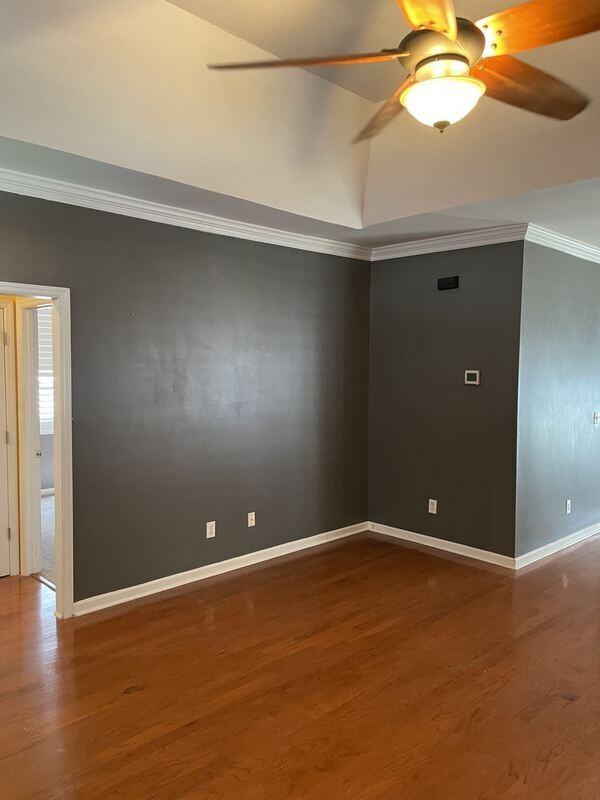 2341 Chadbury Ln - Photo 4 of 31