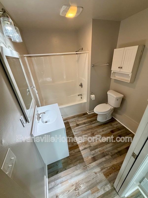 306 S Elm Ave - Photo 6 of 7