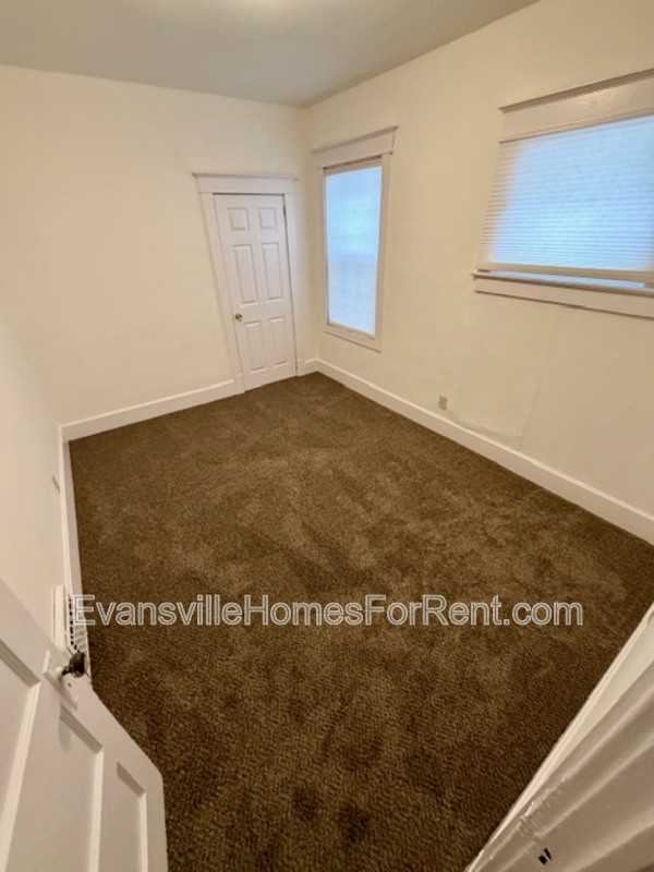 215 W Louisiana St - Photo 6 of 9